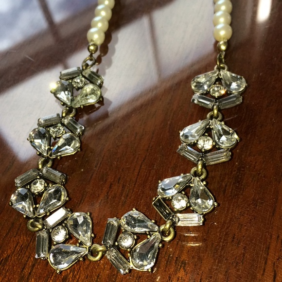 LOFT Pearl and rhinestone necklace - Picture 2 of 4